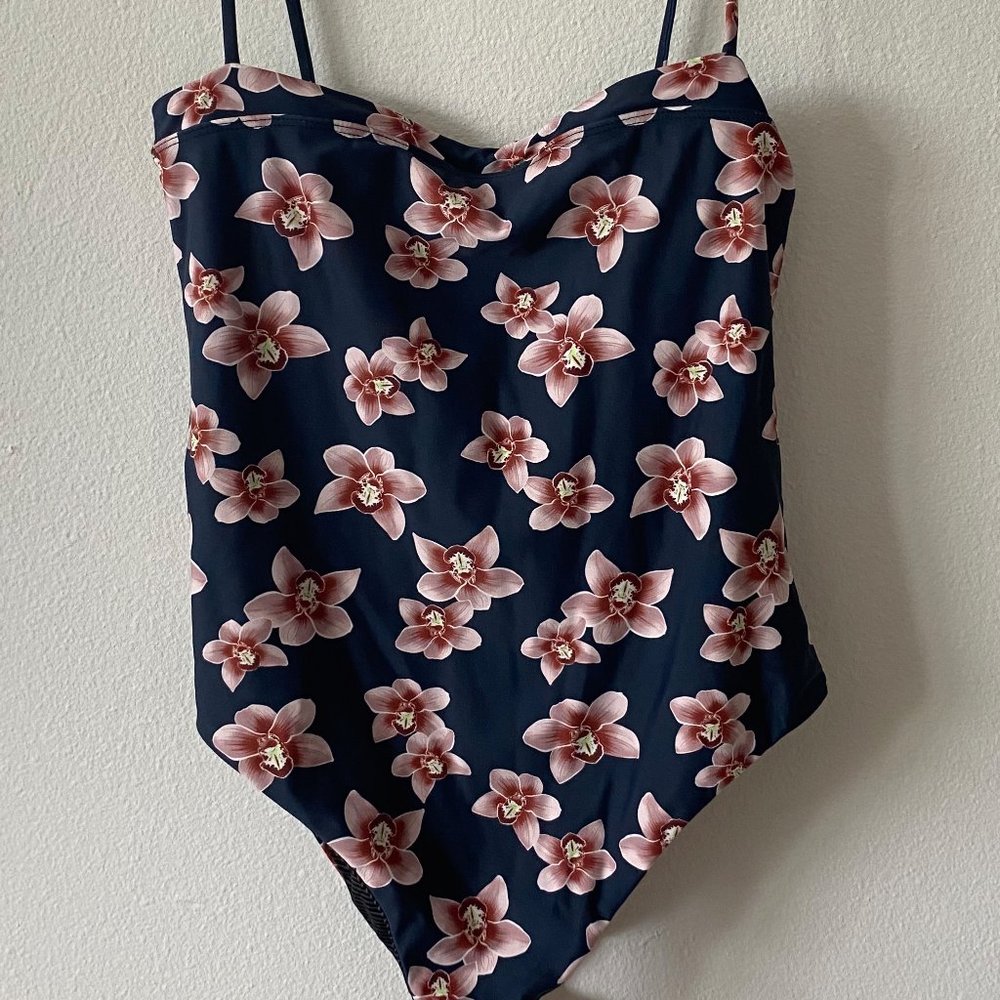 Acacia LONNY Full Piece Resort 2021 in ISLE